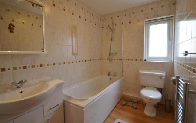 5 Bathroom.jpg