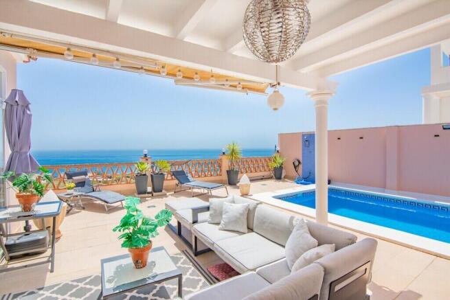 Lower terrace sea views