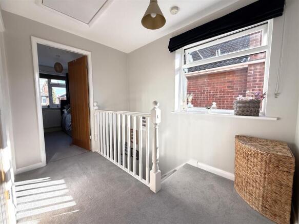 FIRST FLOOR LANDING