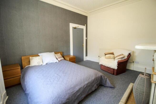 Bedroom 1 (2).jpg