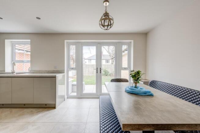 4 bed Detached for sale Image 11