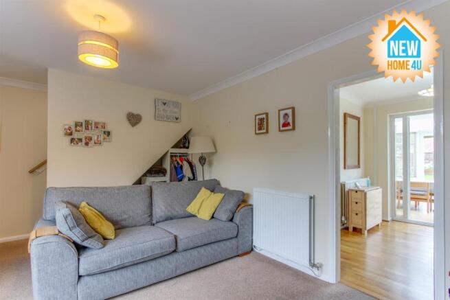 LOUNGE: