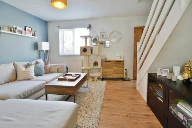 Living room (alternative view)