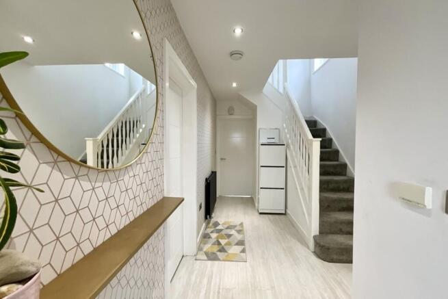 4 bed Detached for sale Image 10