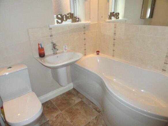 FAMILY BATHROOM