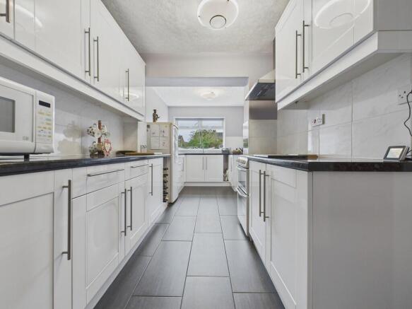 CAM04273G0-PR0185...