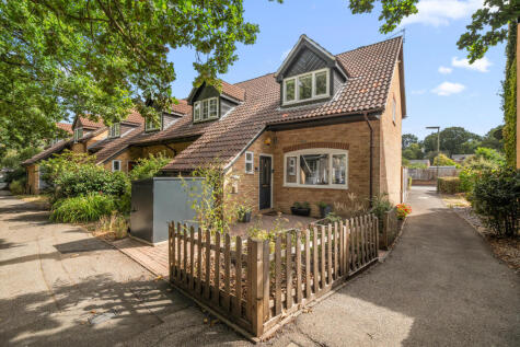 Ranger Walk, Addlestone