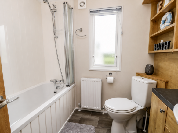 3 bed Park Home for sale Image 10