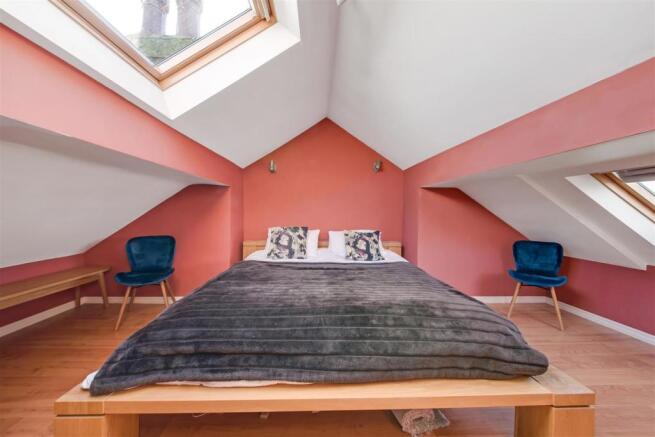 Bed 4.jpg