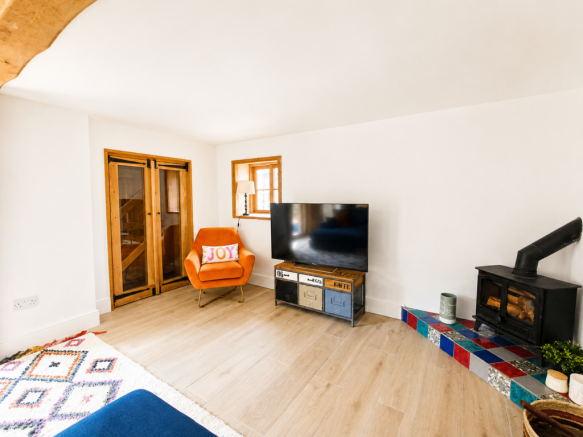2 bed Semi-Detached for sale Image 9