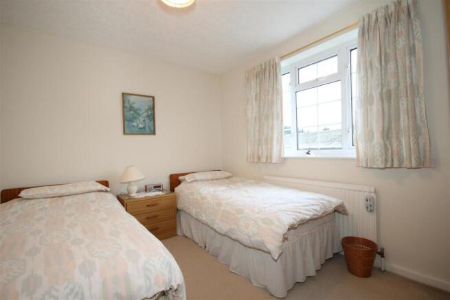 4 bed Detached for sale Image 9