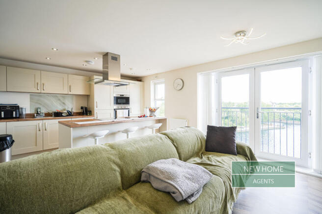2 bed Flat for sale Image 6