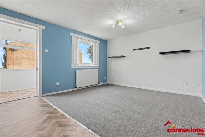 Lounge Area (2)