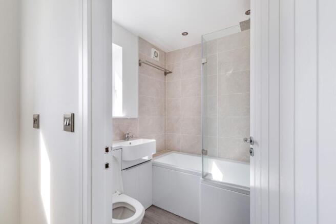 3 bed End of Terrace to rent Image 7