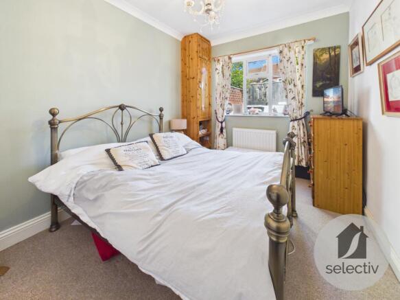 2 bed Semi-Detached Bungalow for sale Image 12