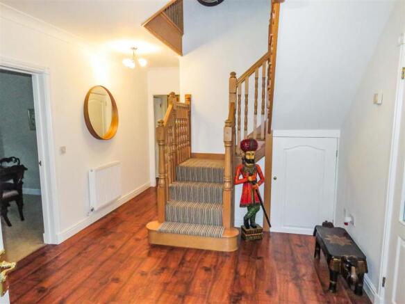 Entrance hall.JPG