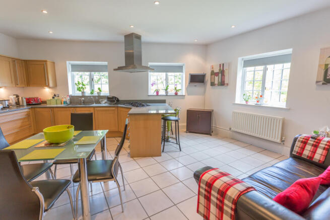 Kitchen/breakfast/family Room