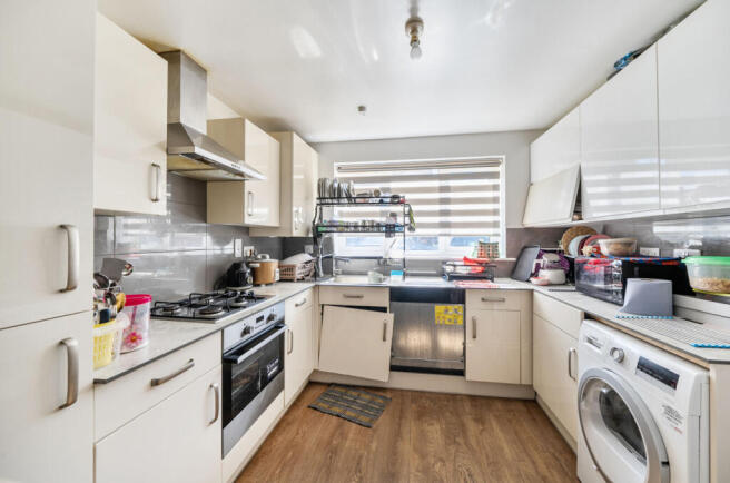 1437896-12-69d4f1...