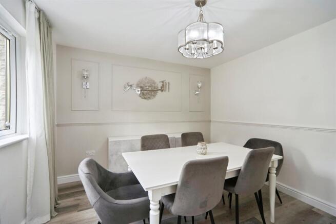 4 bed Detached for sale Image 12