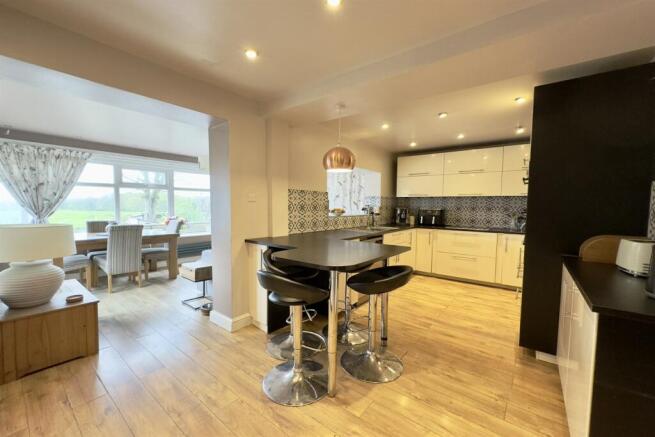 Breakfast Kitchen 