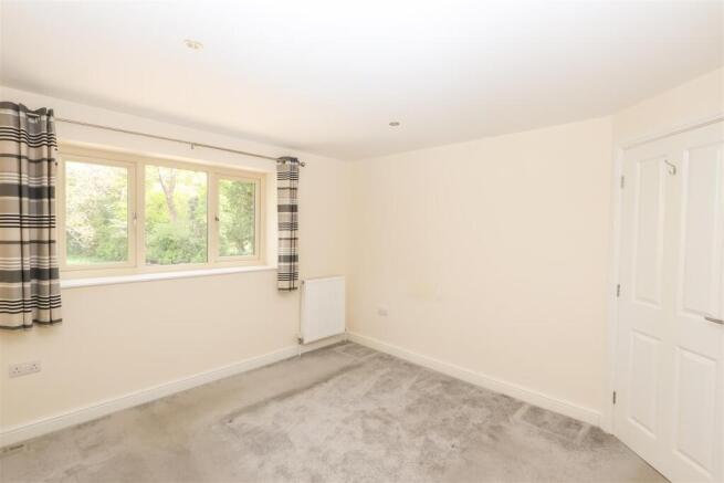 3 bed Link Detached House for sale Image 10