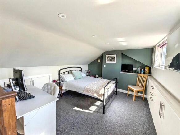 3 bed Detached for sale Image 10