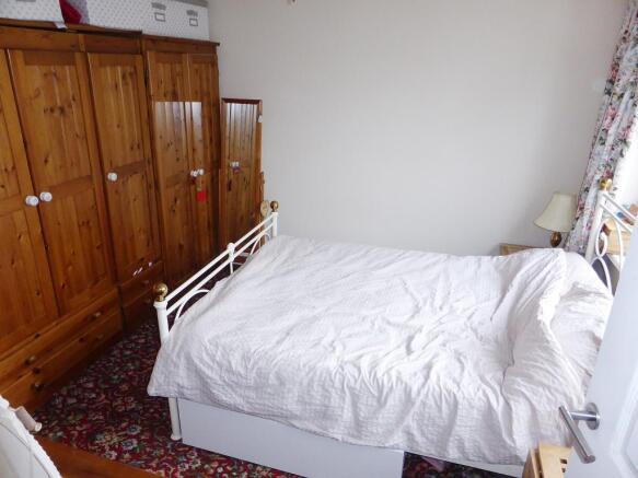 Bedroom 2/Dining roo