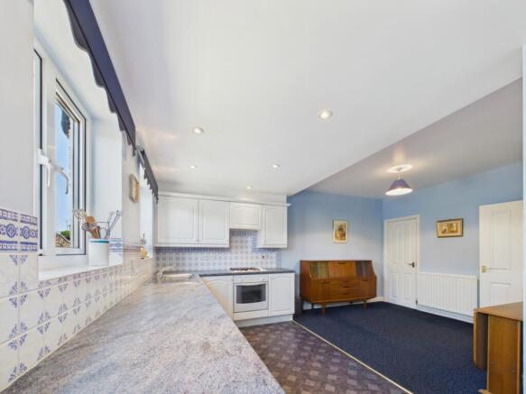3 bed Semi-Detached for sale Image 11