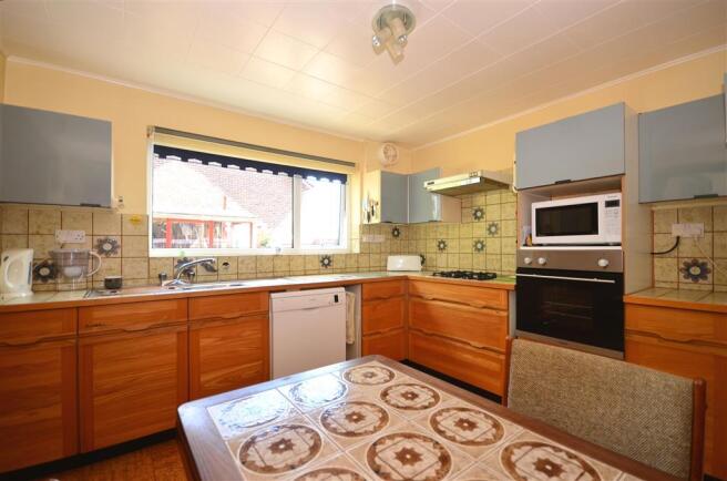 Kitchen/ Breakfast Room