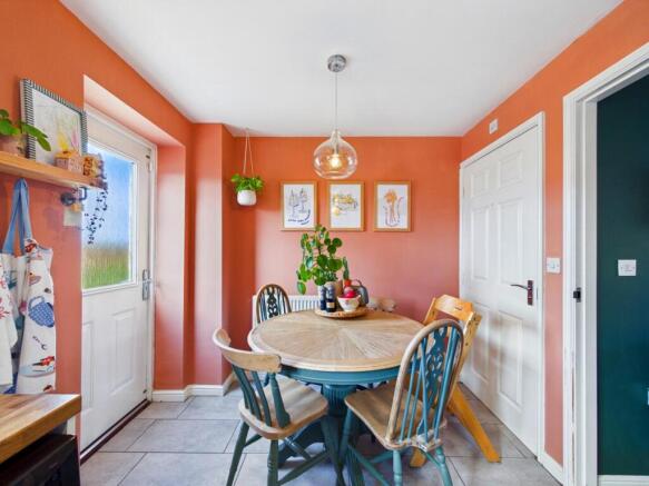2 bed Semi-Detached for sale Image 5