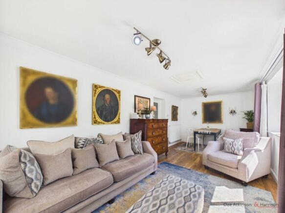 3 bed Detached for sale Image 8