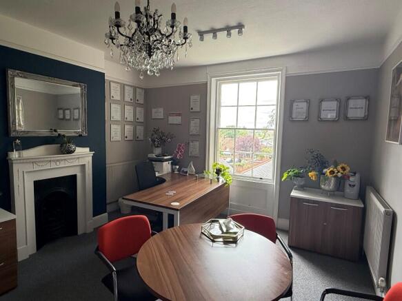 10 bed Semi-Detached for sale Image 11