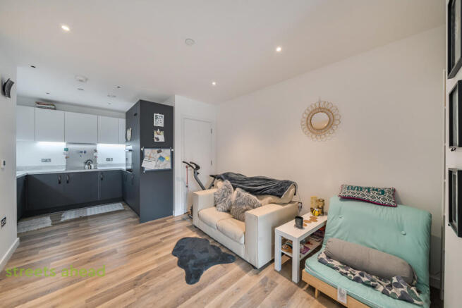 5ff7c652-1e63-49c...