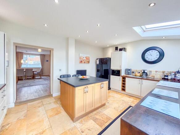 Kitchen/Breakfast Room