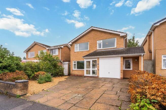66 Moorlands Drive_16.jpg