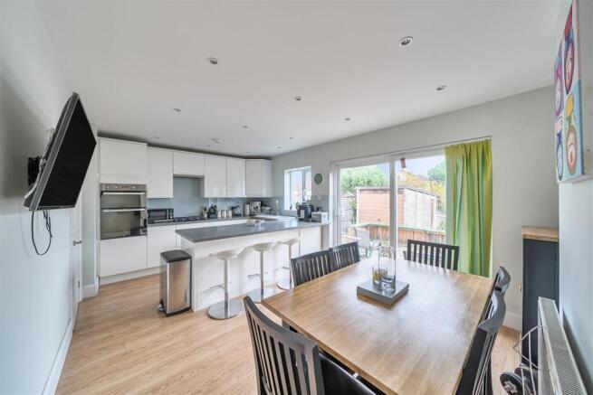 Beechcroft Avenue - Dining area.jpg