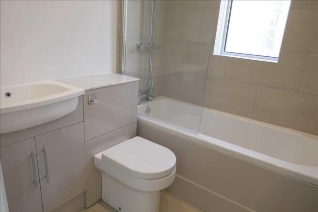 BATHROOM/WC: