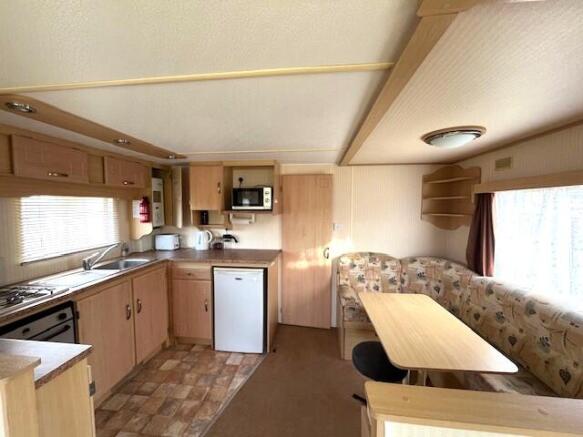 Kitchen/ Dining Area