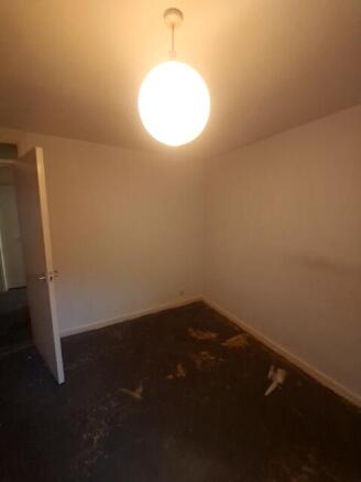 2 bed Flat to rent Image 4