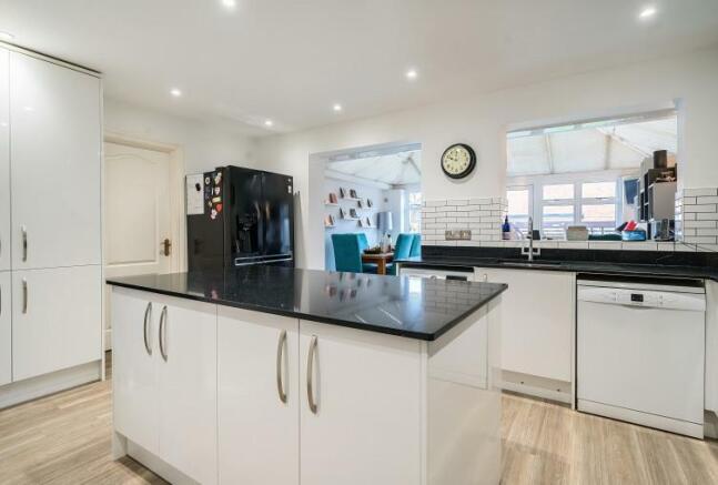 Kitchen/Breakfast Rm