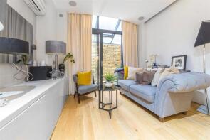 Flat 3, Daveys Court, Bedfordbury, London WC2N 4BW