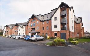 32, Balshaw Court, Burlington Gardens, Leyland PR25 3EX