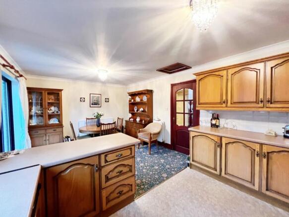 Kitchen Diner pic 6.jpg