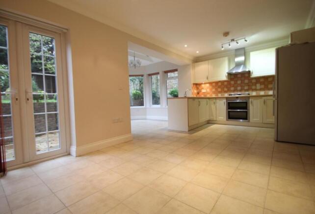 Kitchen / Dining / F
