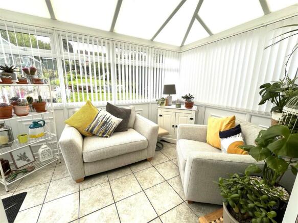 56 hardie avenue (6).jpeg