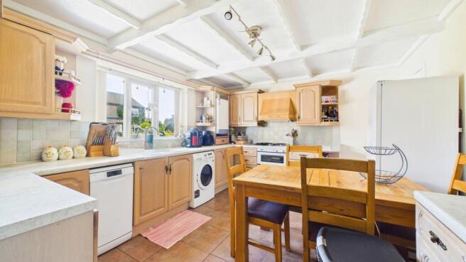 4 bed Detached for sale Image 4
