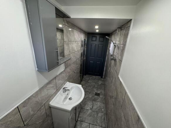 Studio to rent Image 6