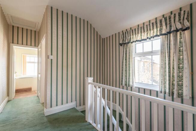 FIRST FLOOR LANDING