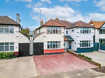 HENLEY CRESCENT, Westcliff-On-Sea