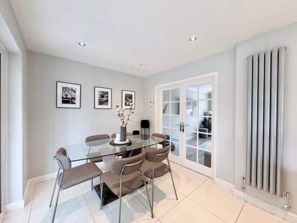 4 bed Detached for sale Image 8